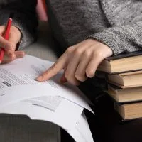 Cómo preparar tu expediente académico antes de traducirlo